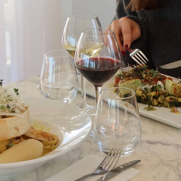 Les Boissons - Bar à Cocktail Marseille - Cave à Vin Marseille -Le Yachting - restaurant Marseille - meilleur resto Marseille