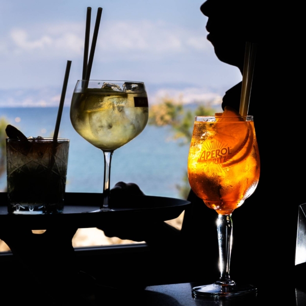 Les Boissons - Bar à Cocktail Marseille - Cave à Vin Marseille -Le Yachting - restaurant Marseille - meilleur resto Marseille