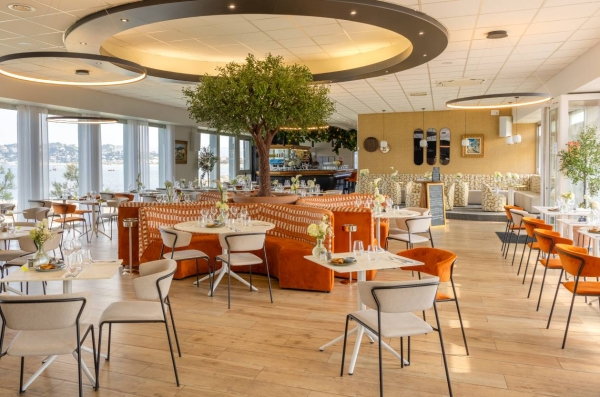 Repas de groupe - Séminaire Marseille - Mariage Marseille - Privatisation restaurant Marseille - Le Yachting - Restaurant Marseille La Pointe Rouge - Bar plage Marseille