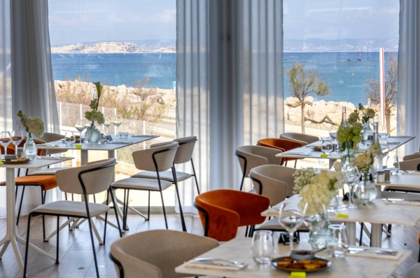 Repas de groupe - Séminaire Marseille - Mariage Marseille - Privatisation restaurant Marseille - Le Yachting - Restaurant Marseille La Pointe Rouge - Soirée Dansante Marseille