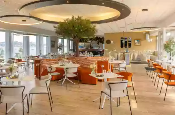 Repas de groupe - Séminaire Marseille - Mariage Marseille - Privatisation restaurant Marseille - Le Yachting - Restaurant Marseille La Pointe Rouge - Bon restaurant Marseille